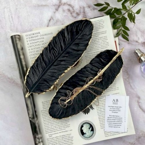 Elegant Handmade Feather-Shaped Resin Coasters/Trays