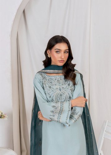 Sea Breeze 3PCS – Elegant Pastel Green Embroidered Cotton Suit