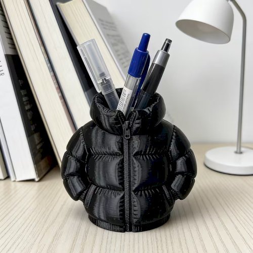 Cute Jacket Shaped Pen Holder – 3D Creative Desktop Stationery Organizer & Desk Decoration