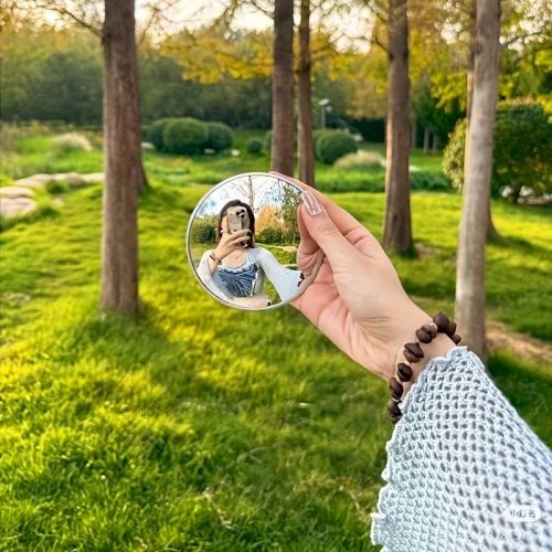 Travel Selfie Mirror – Create Stunning Wide-Angle Photos Anywhere